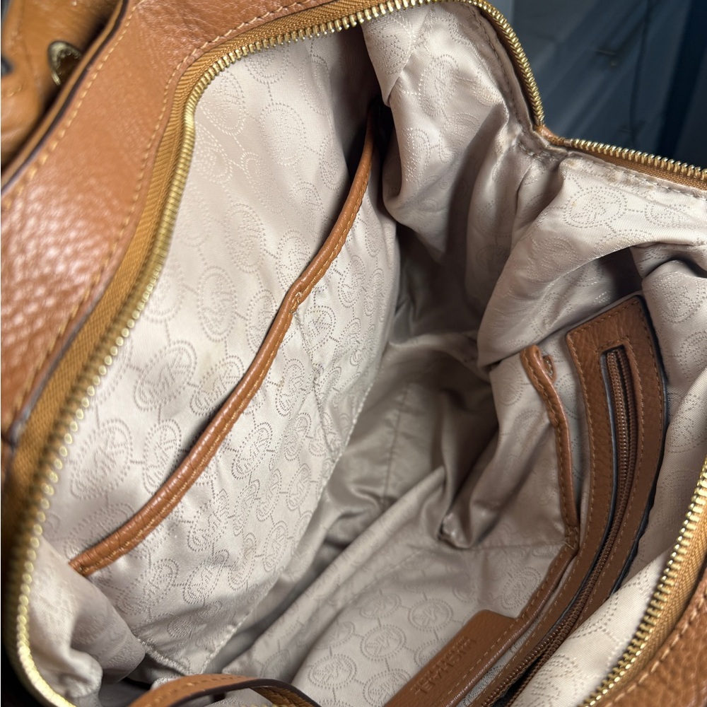 Michael Kors Bedford Belted large shoulder bag pebble brown plush leather - Picture 6 of 16